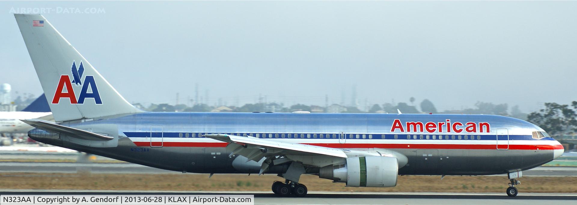 N323AA, Boeing 767-223 C/N 22324, American Airlines, seen here shortly after touchdown at Los Angeles Int´l(KLAX)