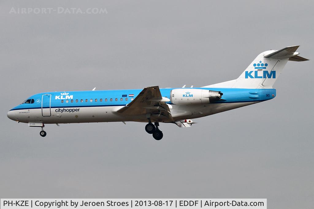 PH-KZE, 1996 Fokker 70 (F-28-0070) C/N 11576, ..... nice plane
