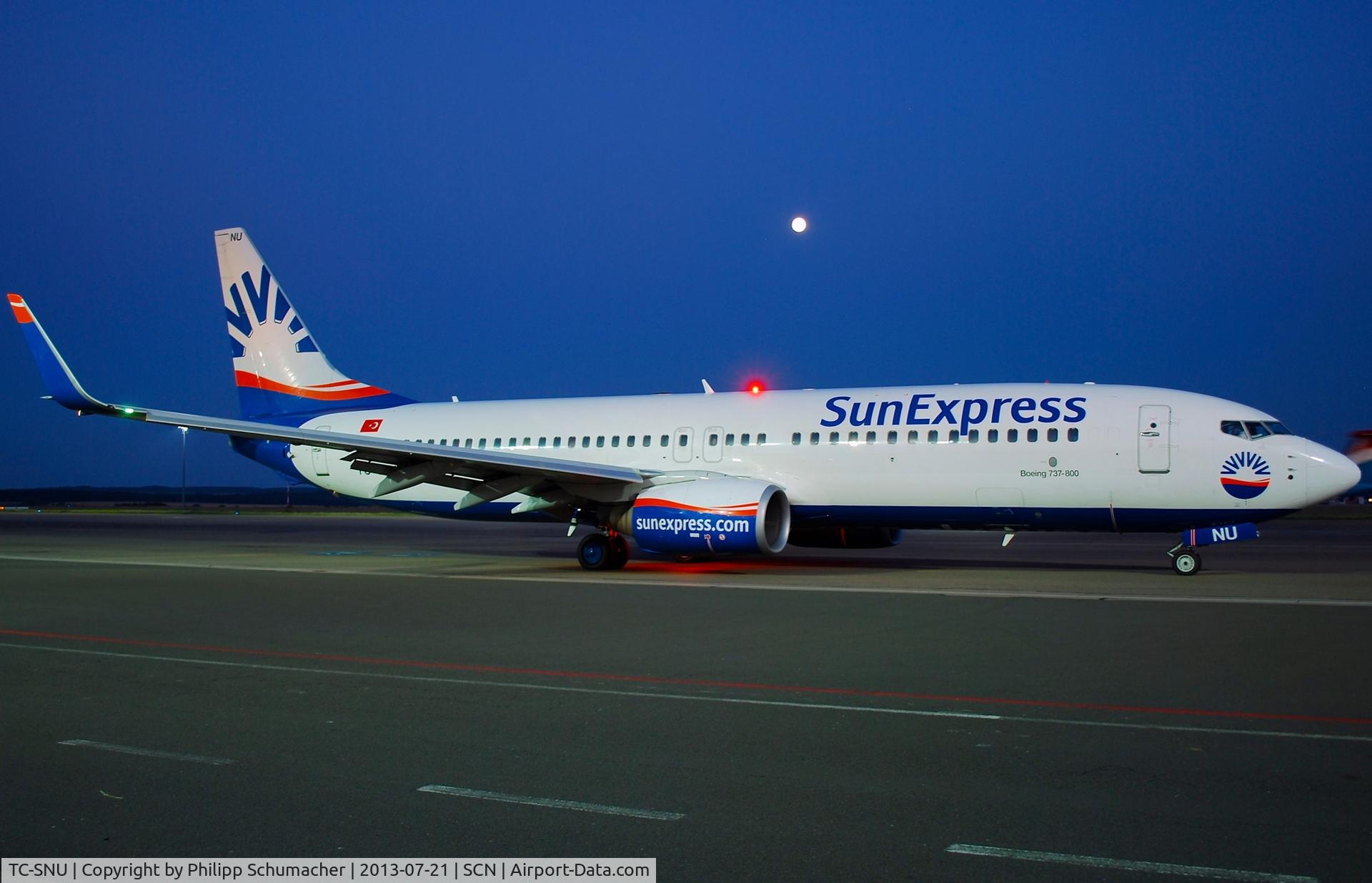 TC-SNU, 2010 Boeing 737-8HC C/N 40756, waiting to taxi