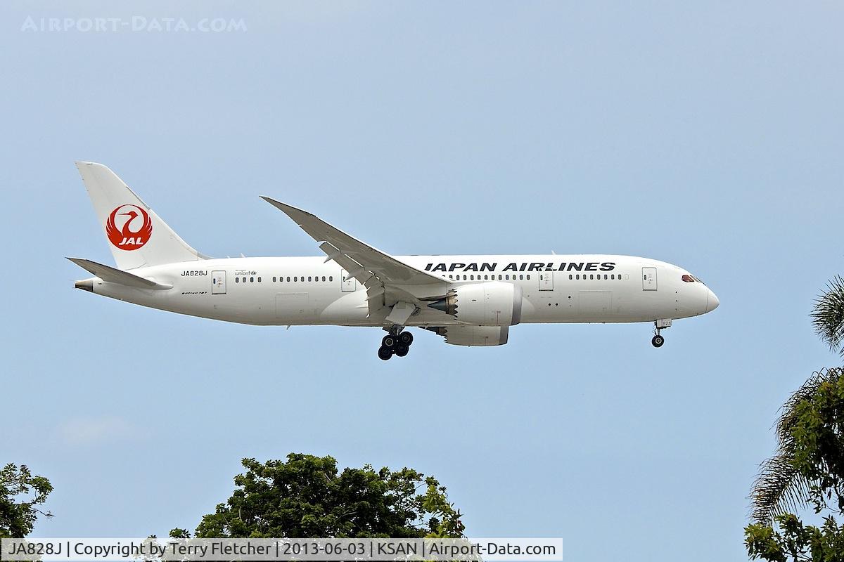 JA828J, 2012 Boeing 787-8 Dreamliner C/N 34838, Overhead Balboa Park on approach to San Diego International , California