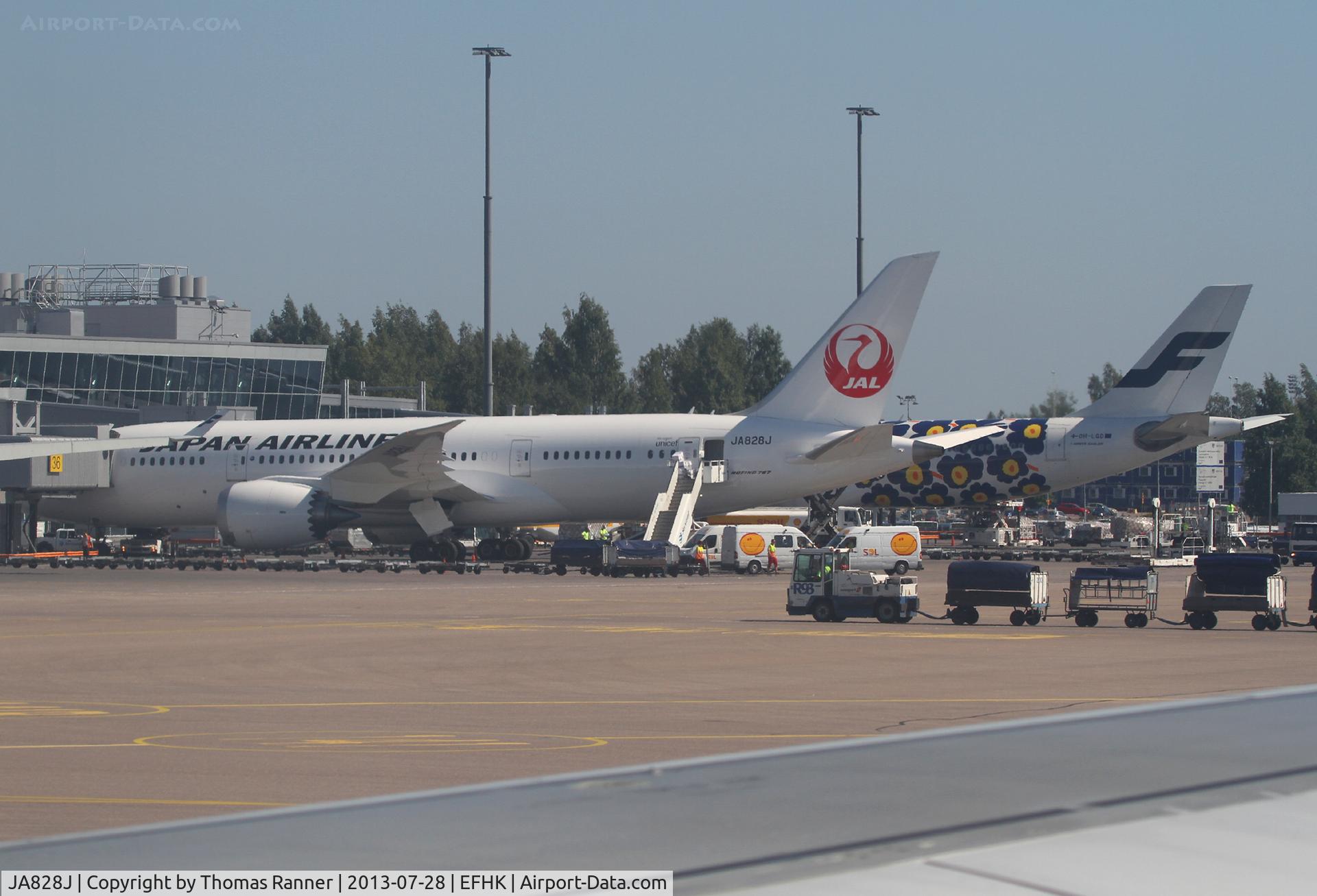 JA828J, 2012 Boeing 787-8 Dreamliner C/N 34838, JAL B787