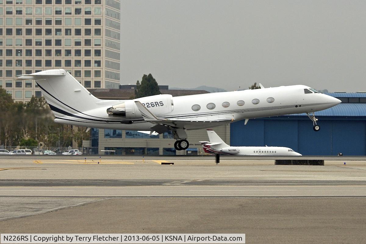 N226RS, 2002 Gulfstream Aerospace G-IV C/N 1479, At John Wayne Airport , Santa Ana , California
