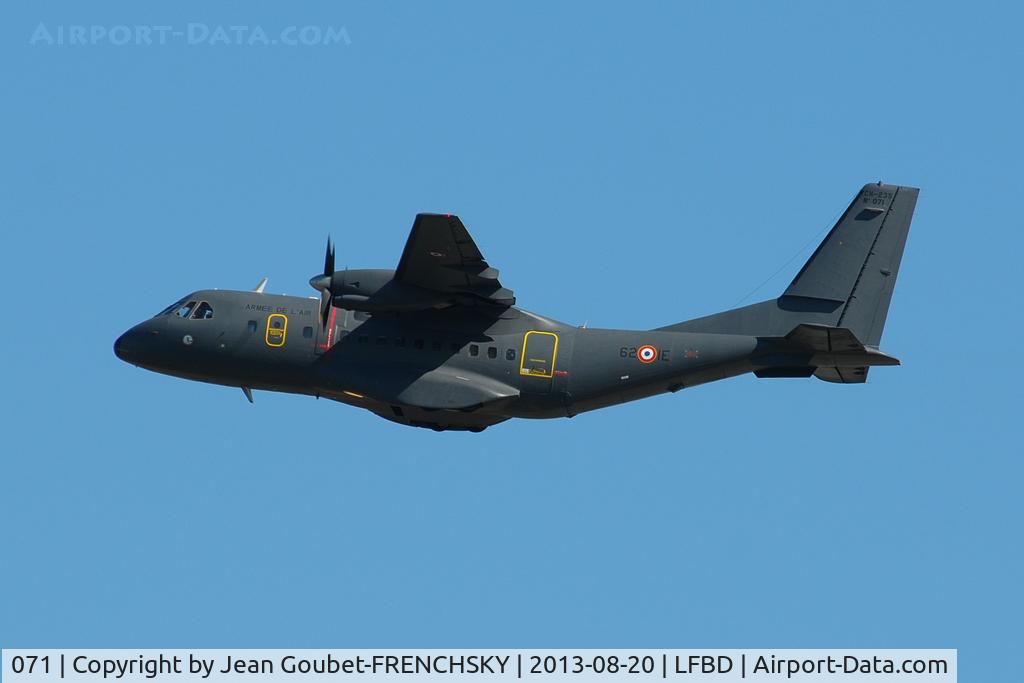 071, Airtech CN-235-200M C/N C071, un petit tour pour le 13e régiment des Dragons Parachutistes....?