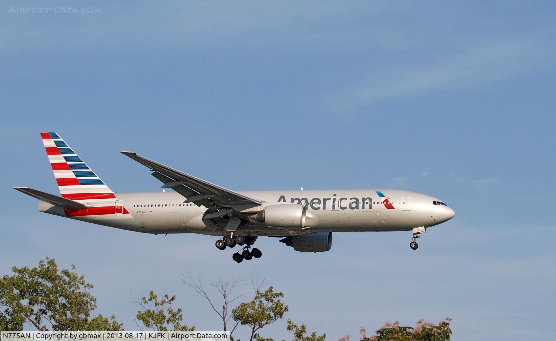 N775AN, 1999 Boeing 777-223 C/N 29584, Seconds before landing on L22, JFK