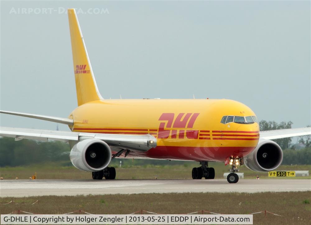 G-DHLE, 2009 Boeing 767-3JHF C/N 37805, Urgent parcels get delivered via rwy 26L...