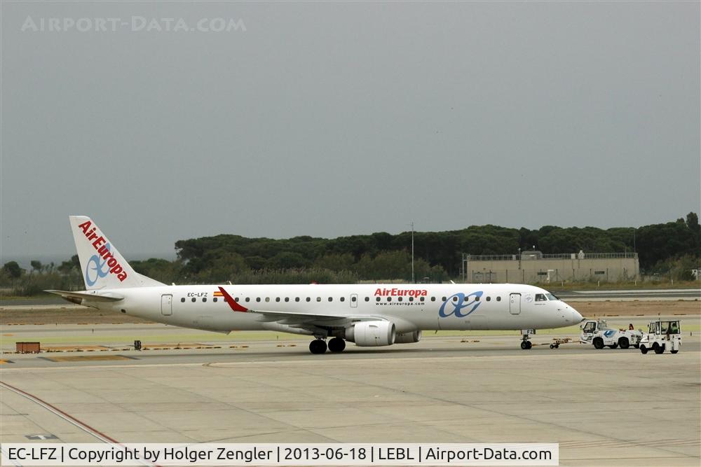 EC-LFZ, 2010 Embraer 195LR (ERJ-190-200LR) C/N 19000357, Getting pushed back for a short jump to Malaga.....