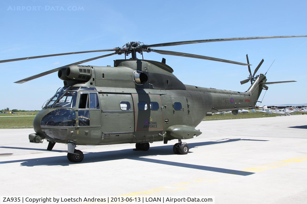 ZA935, 1980 Westland Puma HC.2 C/N 1633, fuel stop
