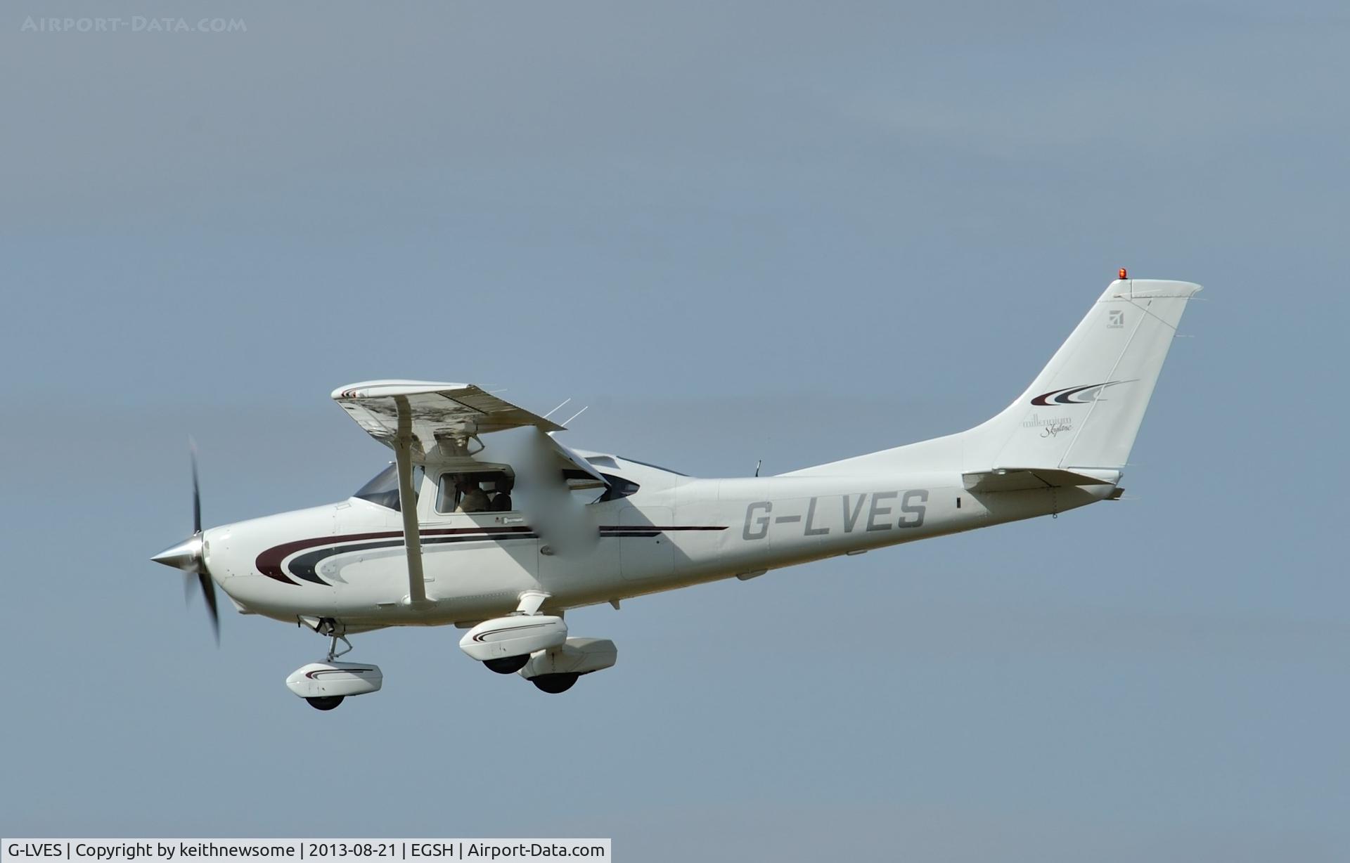 G-LVES, 2000 Cessna 182S Skylane C/N 182-80741, Landing onto runway 27 !