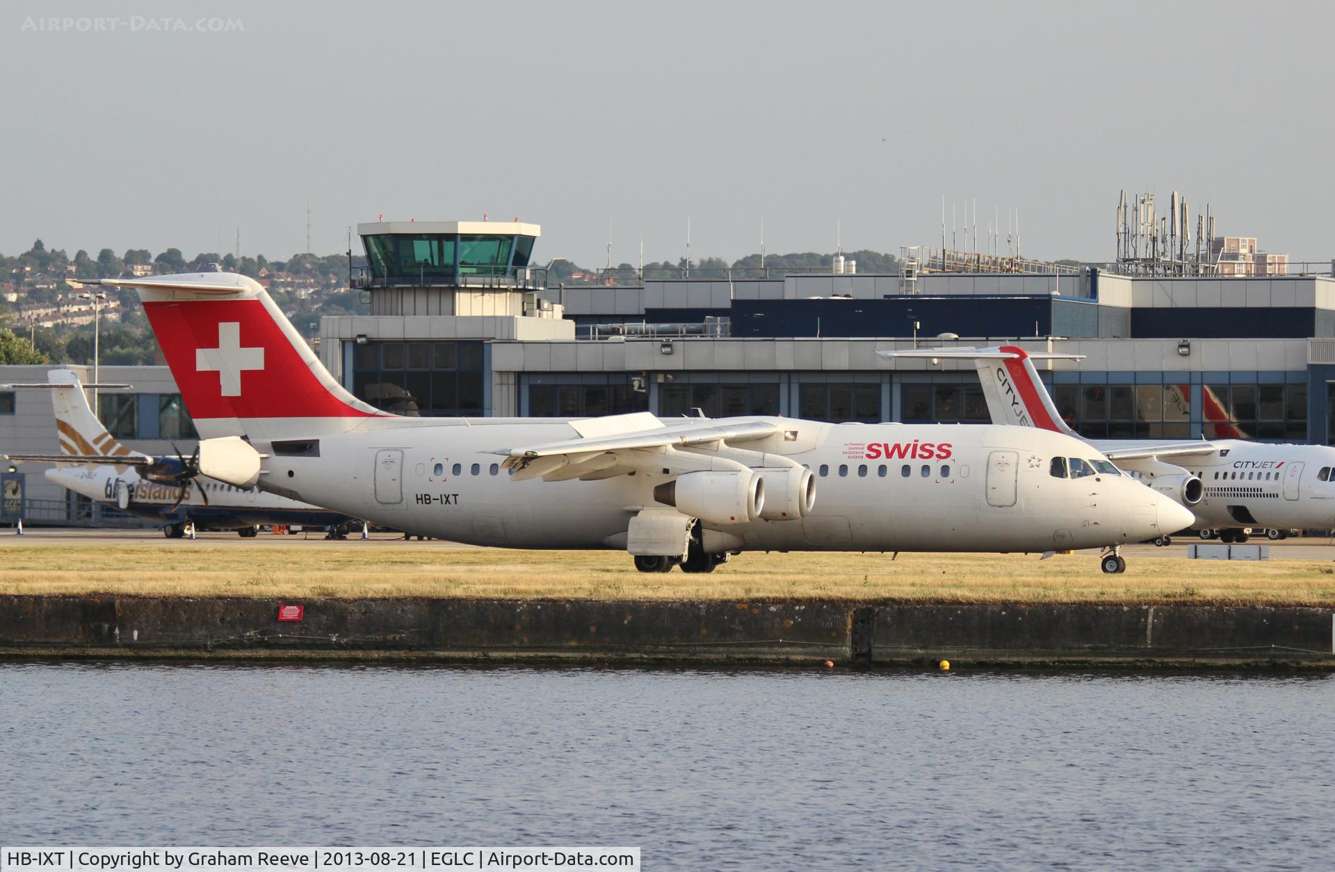 HB-IXT, 1995 British Aerospace Avro 146-RJ100 C/N E3259, Just landed.