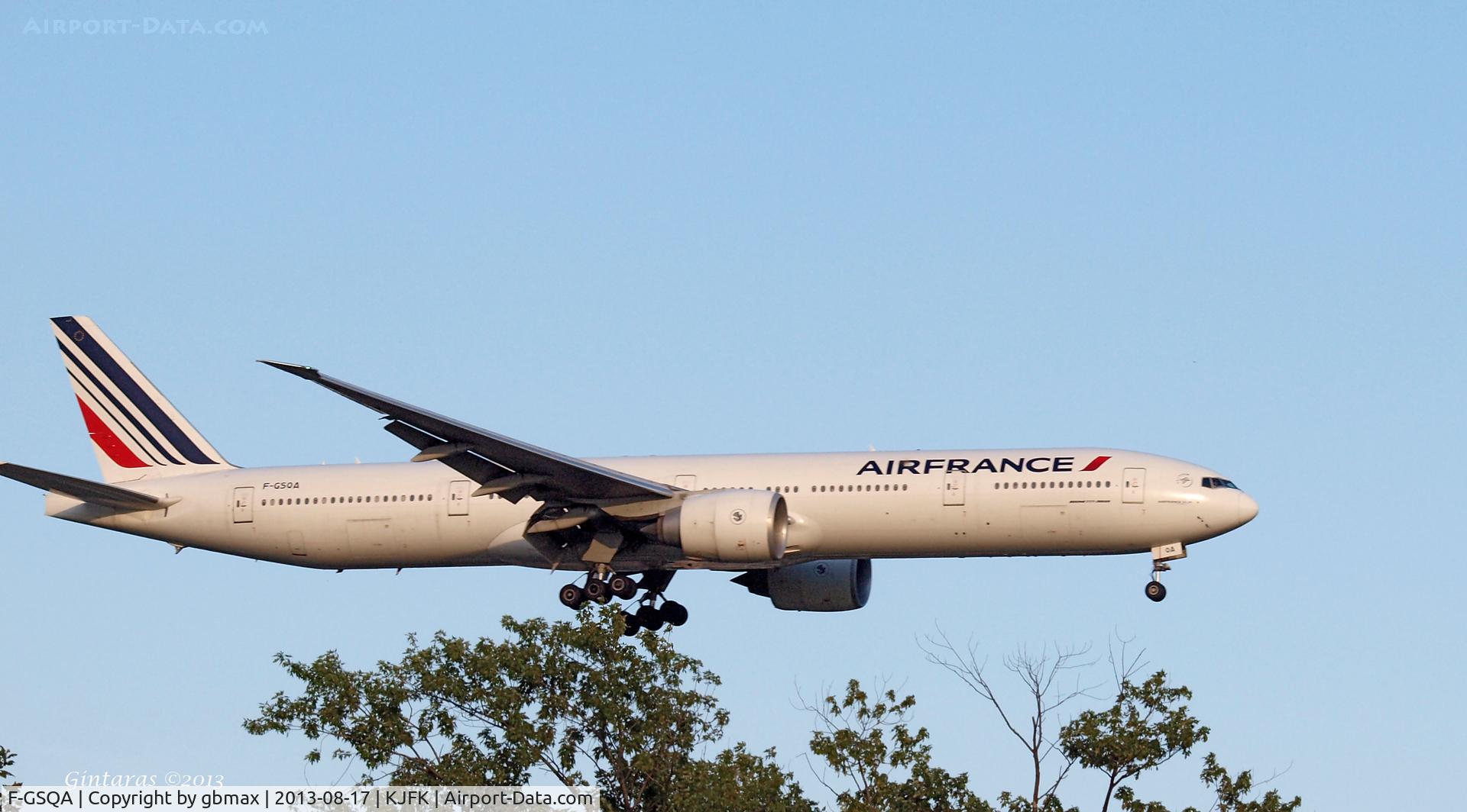 F-GSQA, 2004 Boeing 777-328/ER C/N 32723, Seconds before landing on L22, JFK