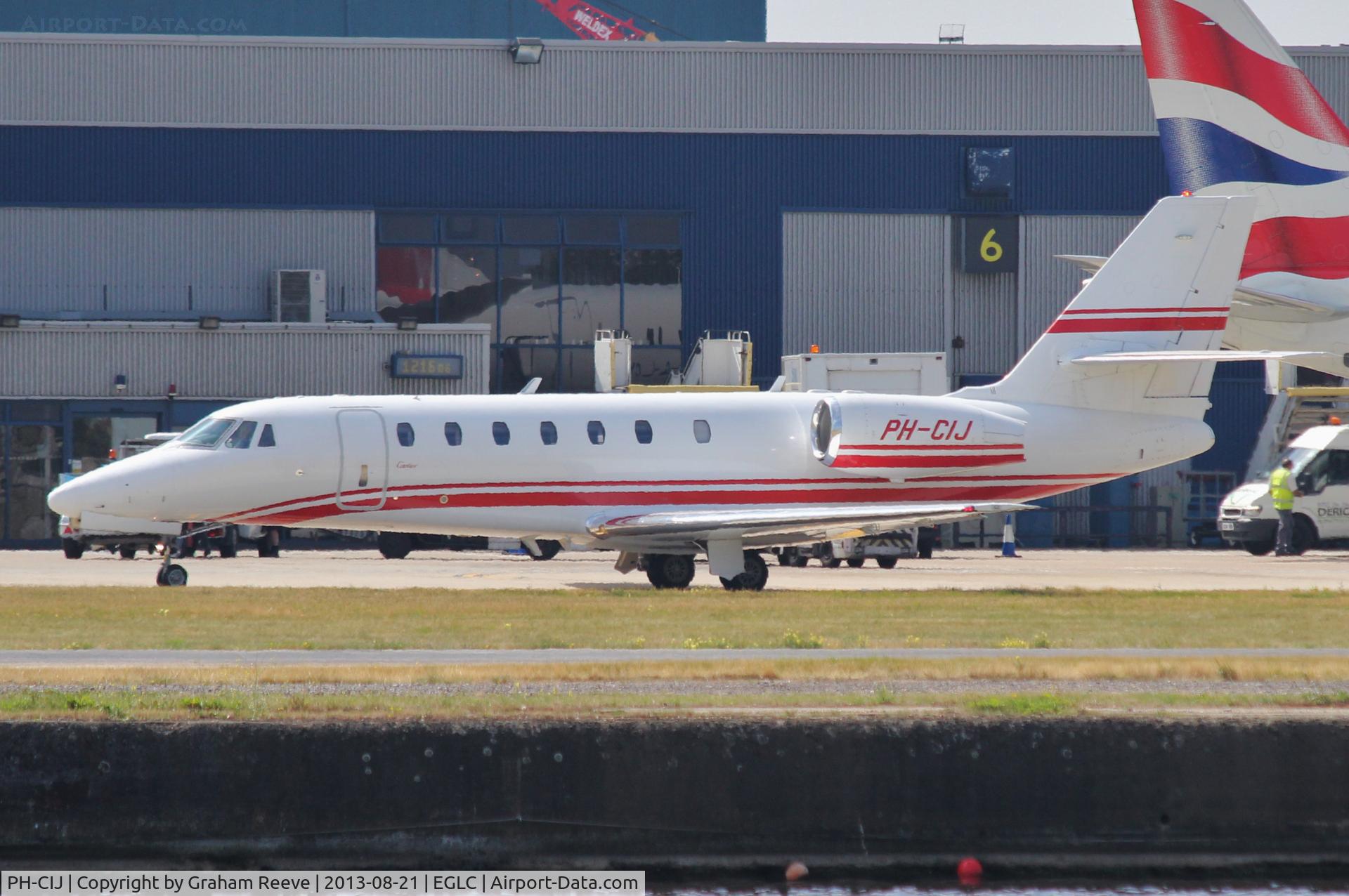 PH-CIJ, 2008 Cessna 680 Citation Sovereign C/N 680-0185, About to depart.