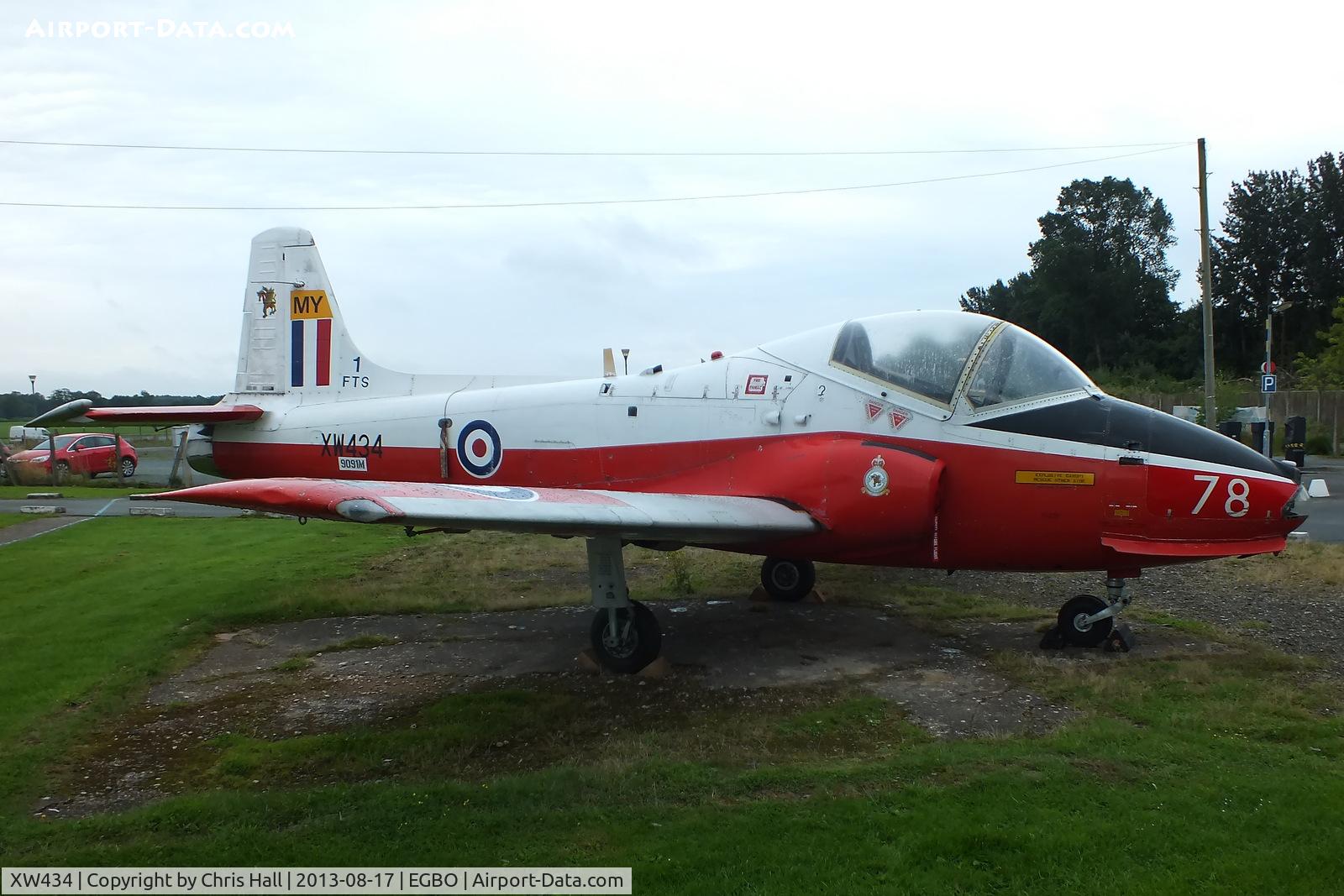 XW434, 1972 BAC 84 Jet Provost T.5A C/N EEP/JP/1056, Halfpenny Green's new gate guard