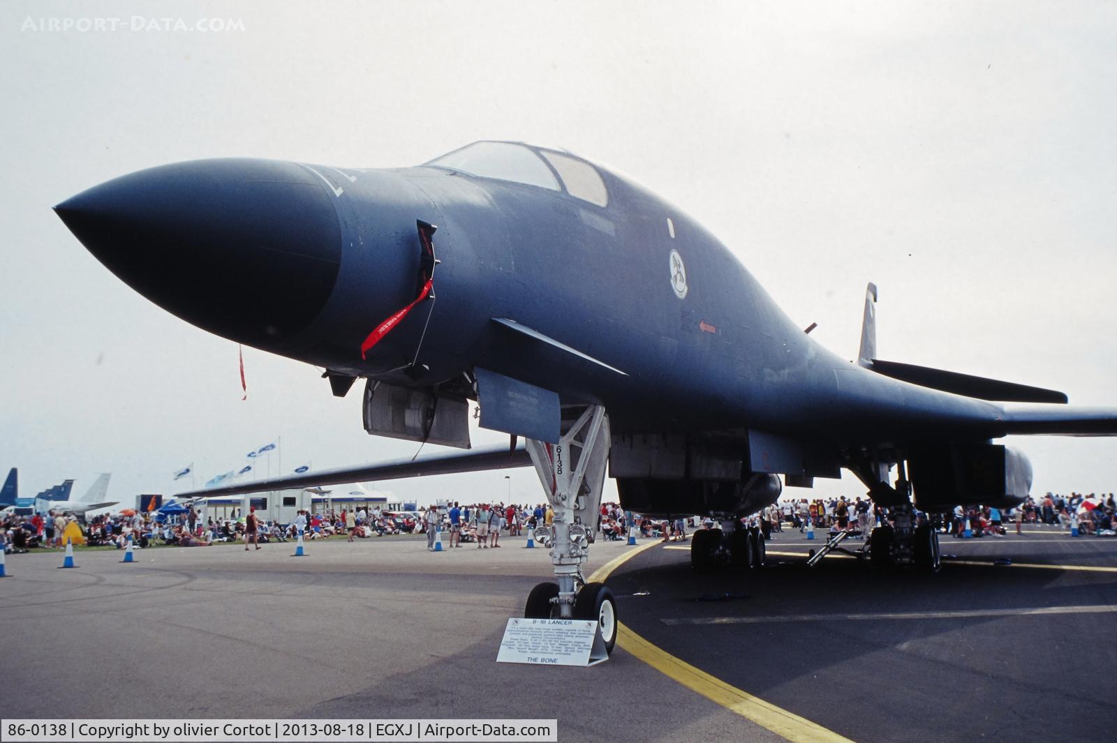 86-0138, 1986 Rockwell B-1B Lancer C/N 98, RIAT 2001