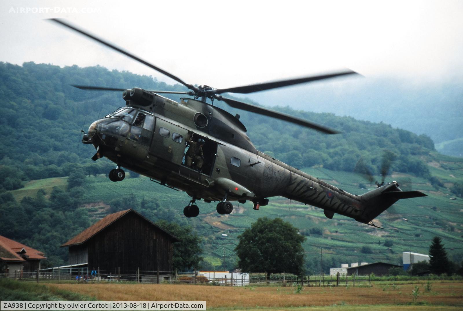ZA938, 1980 Westland Puma HC.1 C/N 1650, Bex airshow 1998 (Switzerland)