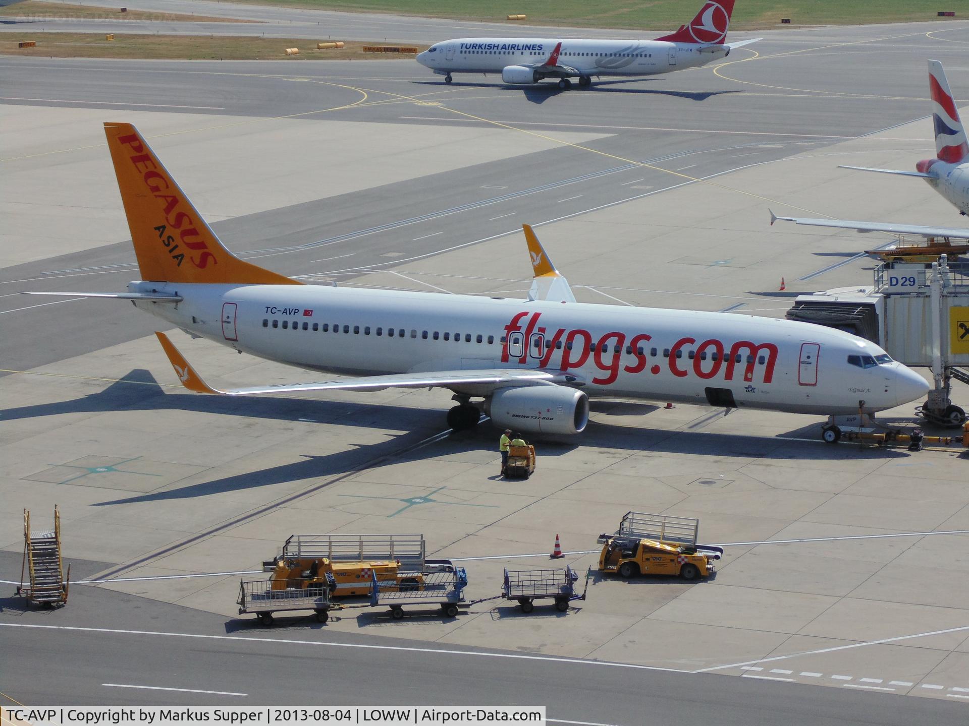 TC-AVP, 2011 Boeing 737-82R C/N 38175, Ready for departure to Istanbul.