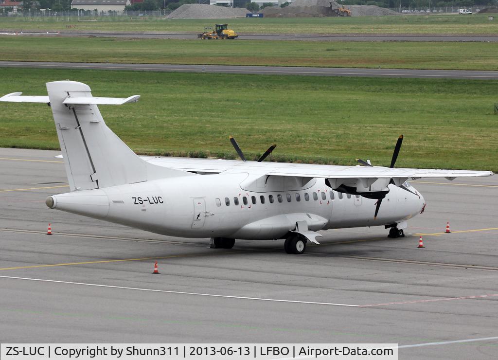 ZS-LUC, 1986 ATR 42-300 C/N 032, Parked at the General Aviation area before delivery after maintenance @ LFBF