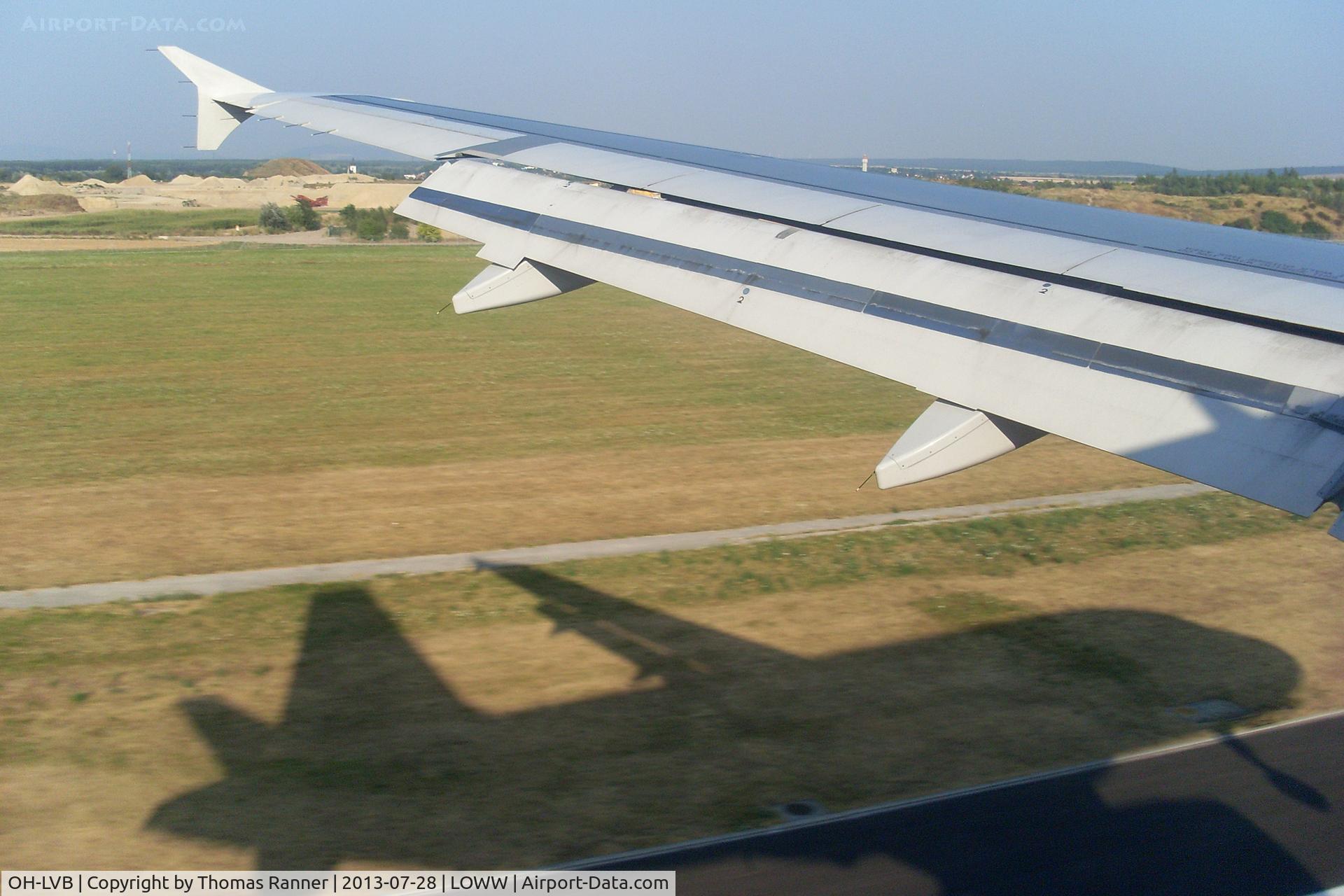 OH-LVB, 1999 Airbus A319-112 C/N 1107, touchdown rwy 16