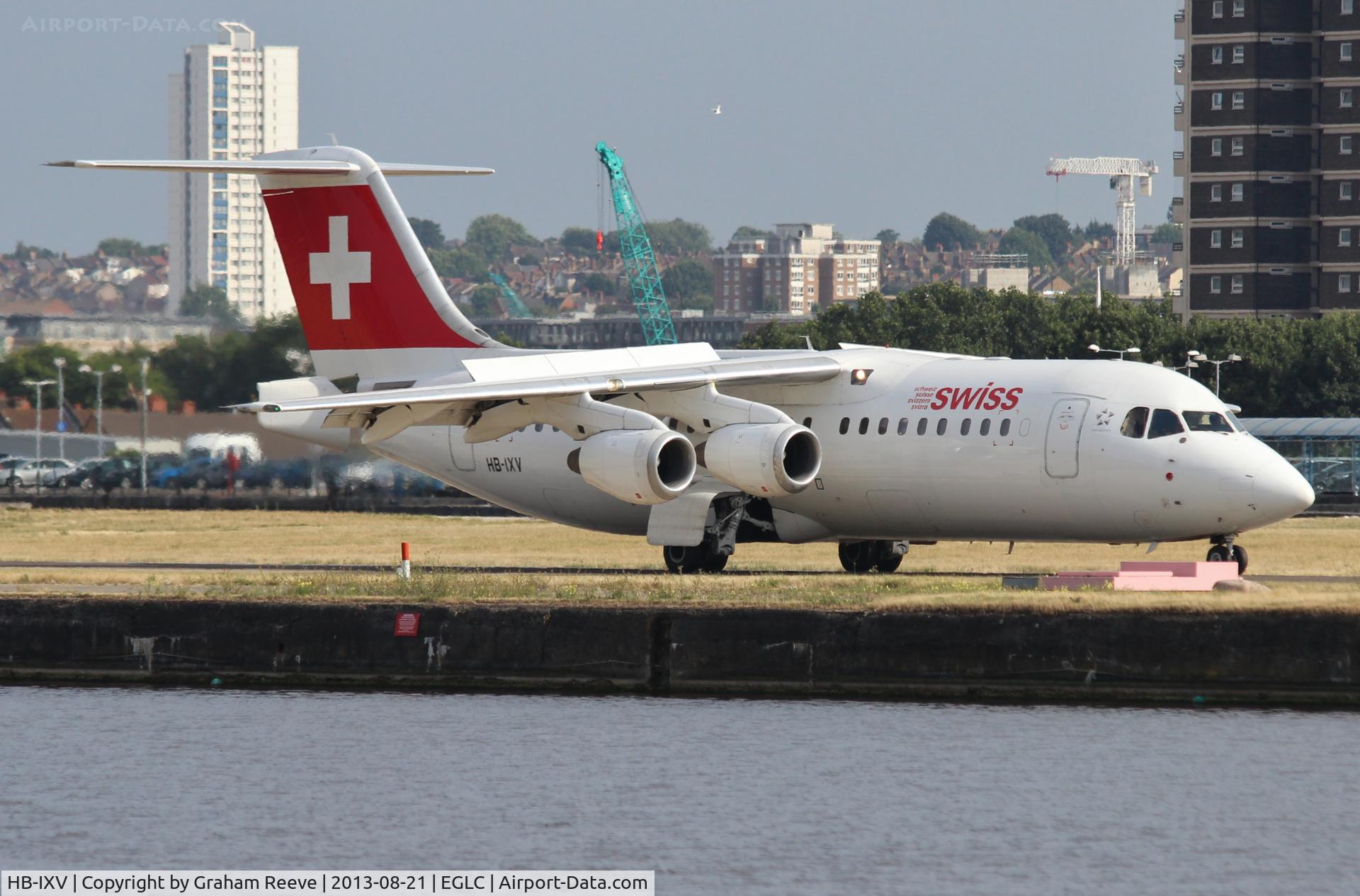 HB-IXV, 1995 British Aerospace Avro 146-RJ100 C/N E3274, Just landed.