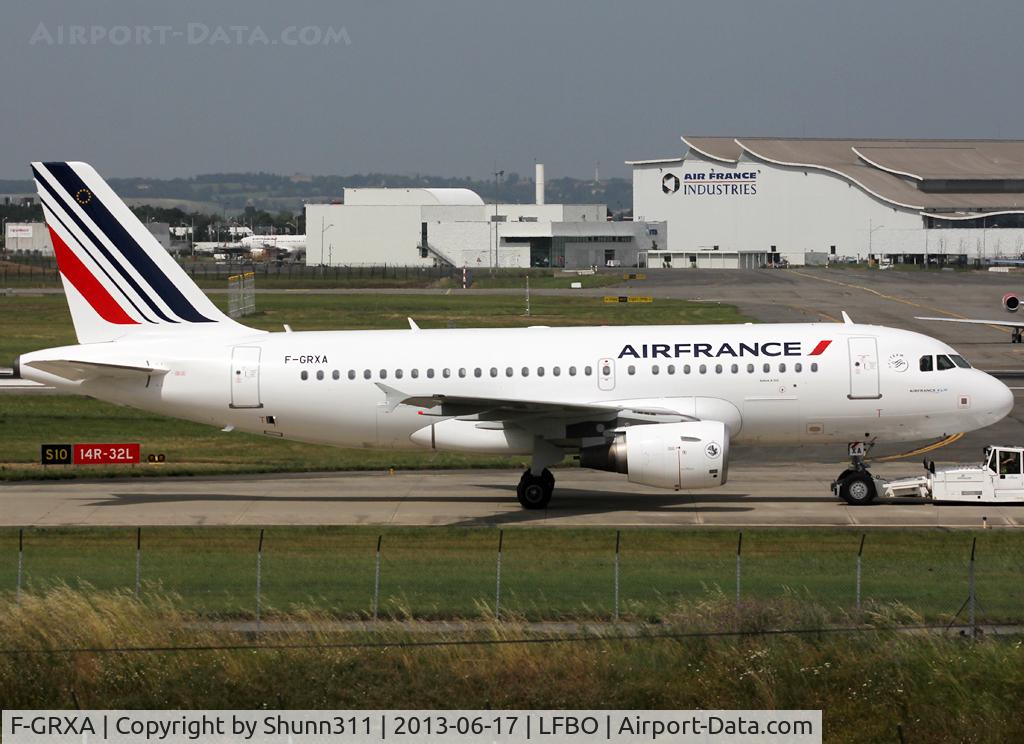 F-GRXA, 2001 Airbus A319-111 C/N 1640, Trackted to Bikini area after maintenance and new paint at Air France facility...