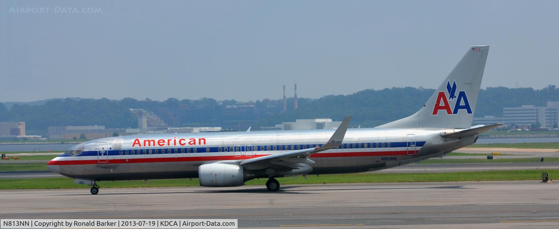 N813NN, 2009 Boeing 737-823 C/N 30918, Taxi DCA