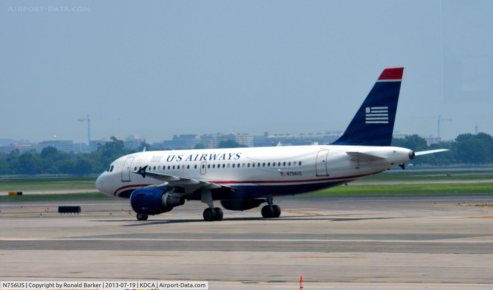 N756US, 2000 Airbus A319-112 C/N 1340, Taxi DCA