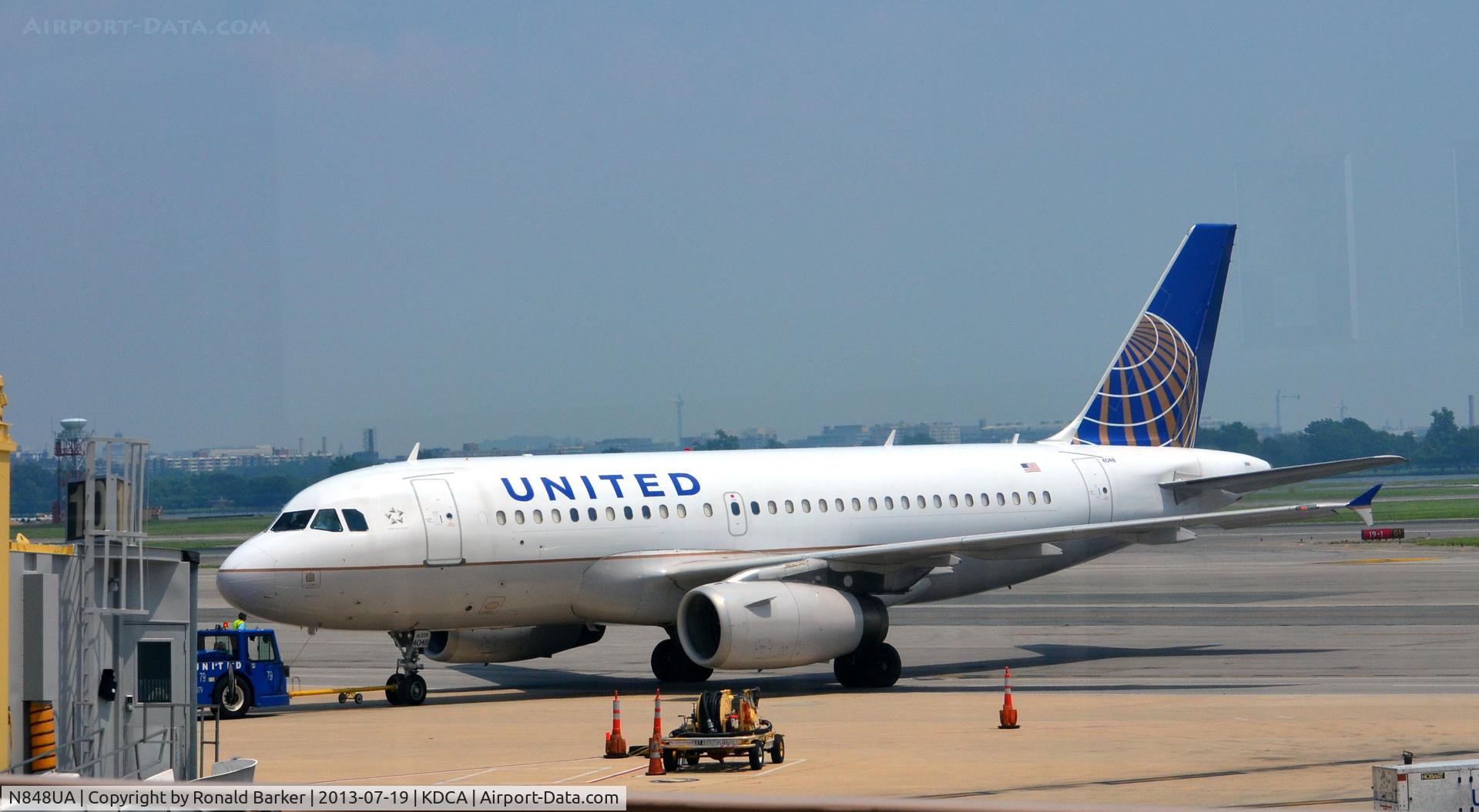 N848UA, 2002 Airbus A319-131 C/N 1647, Push back DCA