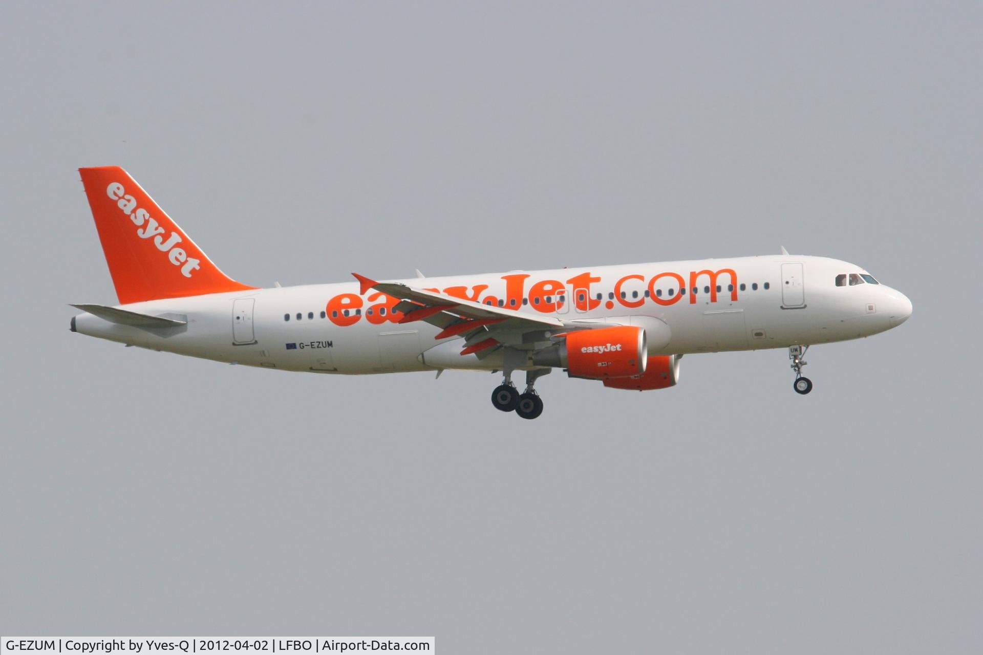 G-EZUM, 2012 Airbus A320-214 C/N 5020, Airbus A320-214, Short approach rwy 14R, Toulouse Blagnac Airport (LFBO-TLS)