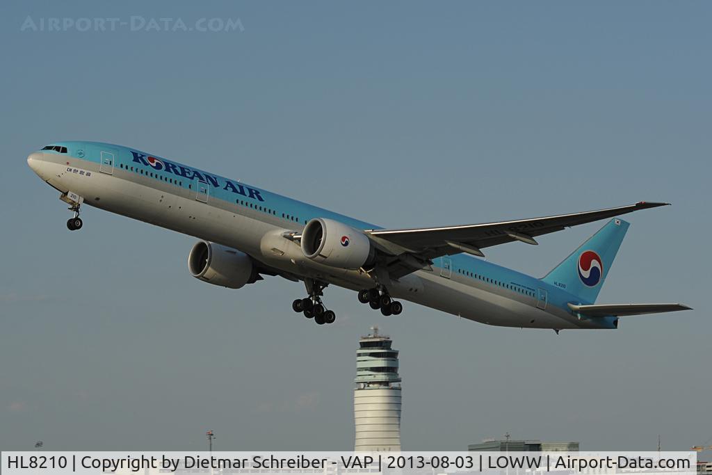HL8210, 2010 Boeing 777-3B5/ER C/N 40377, Korean Air Boeing 777-300