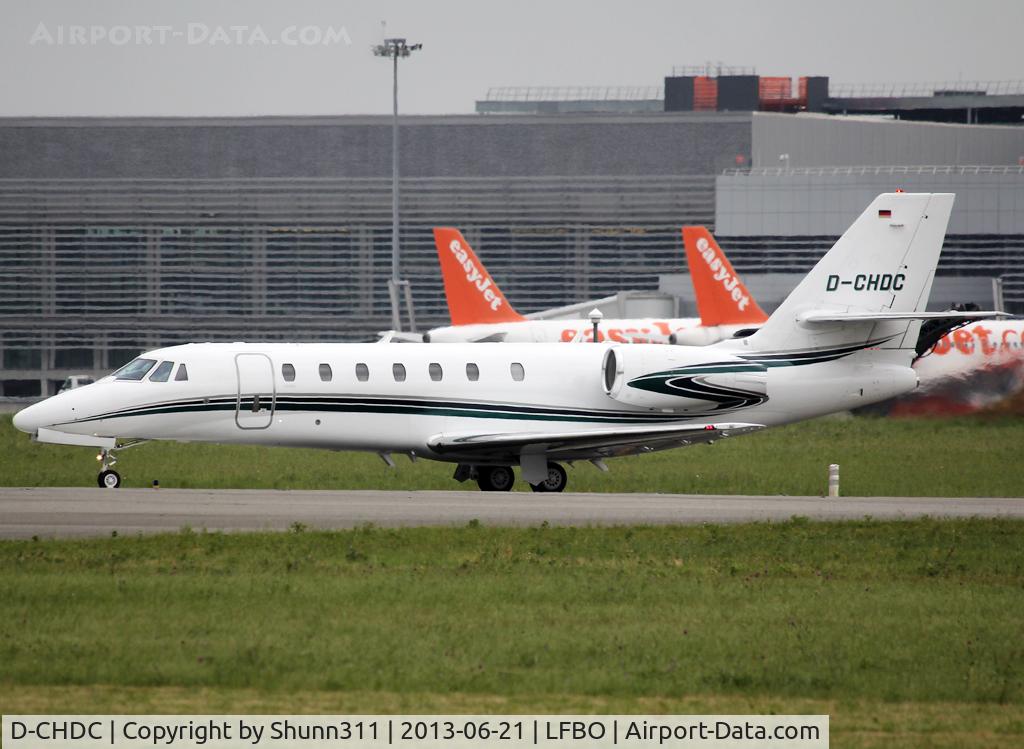 D-CHDC, 2007 Cessna 680 Citation Sovereign C/N 680-0150, Lining up rwy 32L for departure...