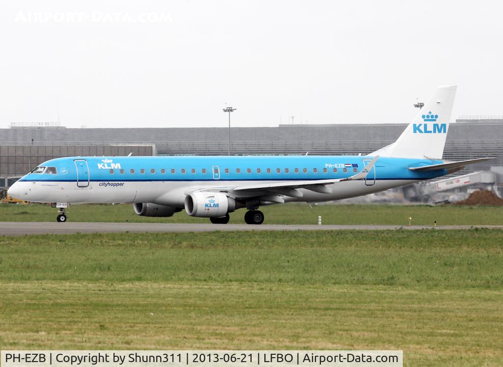 PH-EZB, 2008 Embraer 190LR (ERJ-190-100LR) C/N 19000235, Lining up rwy 32L for departure...