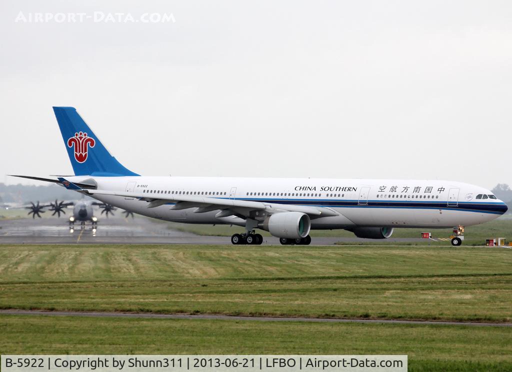 B-5922, 2013 Airbus A330-343X C/N 1425, Delivery day...