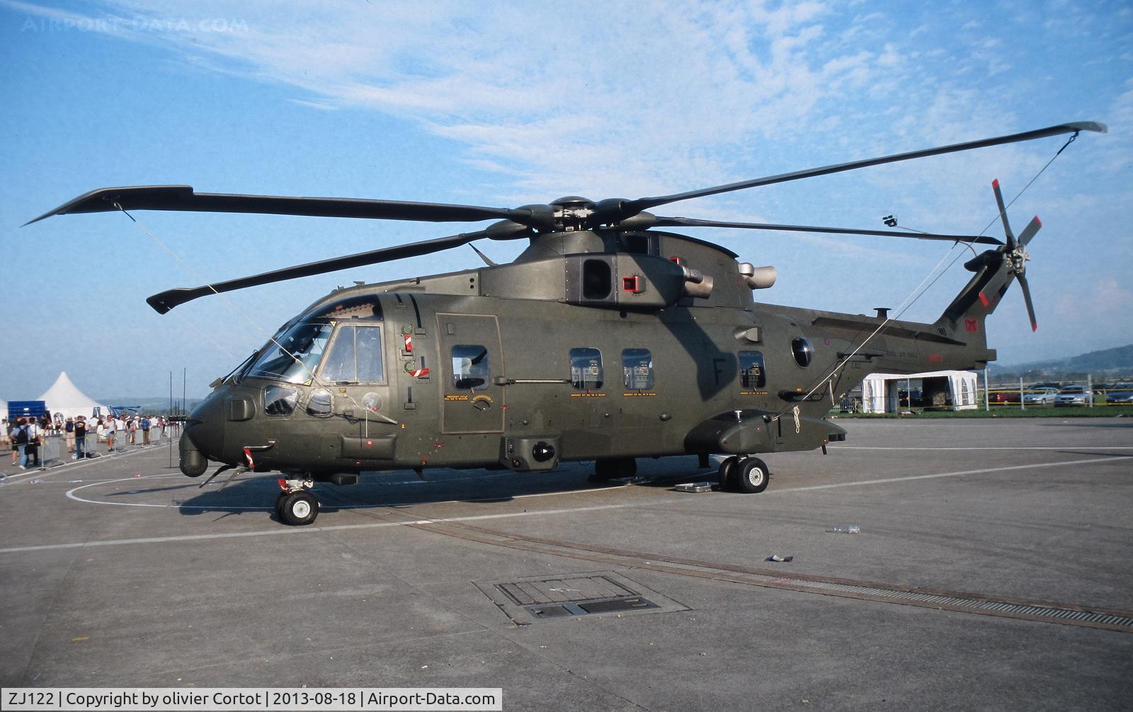 ZJ122, EHI EH101-411 Merlin HC3 C/N 50113/RAF06, Payerne airshow 2004
