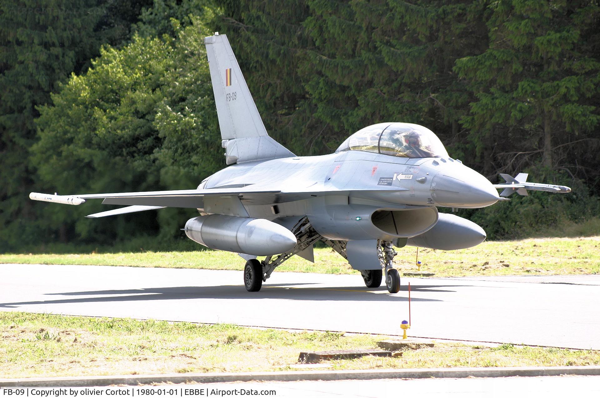 FB-09, 1980 SABCA F-16B Fighting Falcon C/N 6J-9, Beauvechain trainers meet 2003
