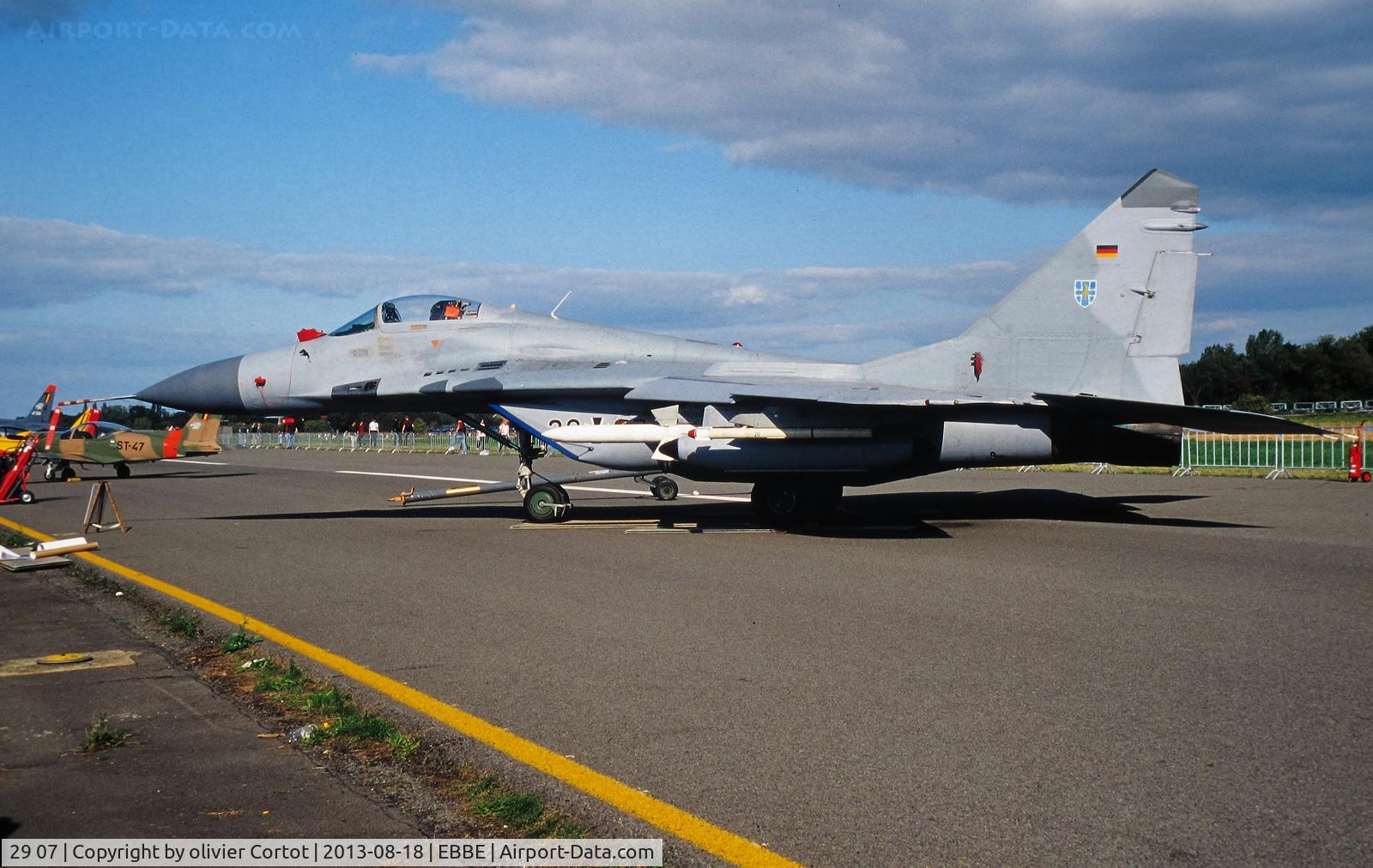 29 07, Mikoyan-Gurevich MiG-29G C/N 2960525115, Beauvechain 2002
