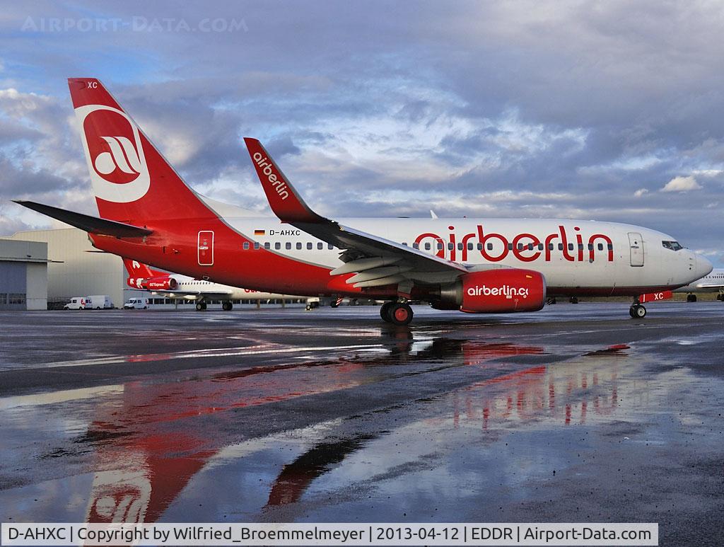 D-AHXC, 2007 Boeing 737-7K5 C/N 34693, Taxiing out to Runway 27 for a flight to Berlin-Tegel.