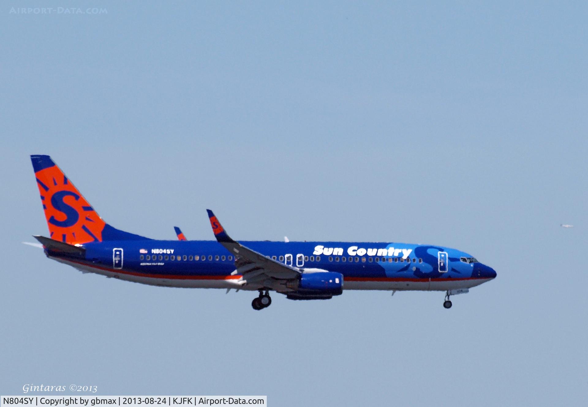 N804SY, 2001 Boeing 737-8Q8 C/N 30689, Final approach to JFK