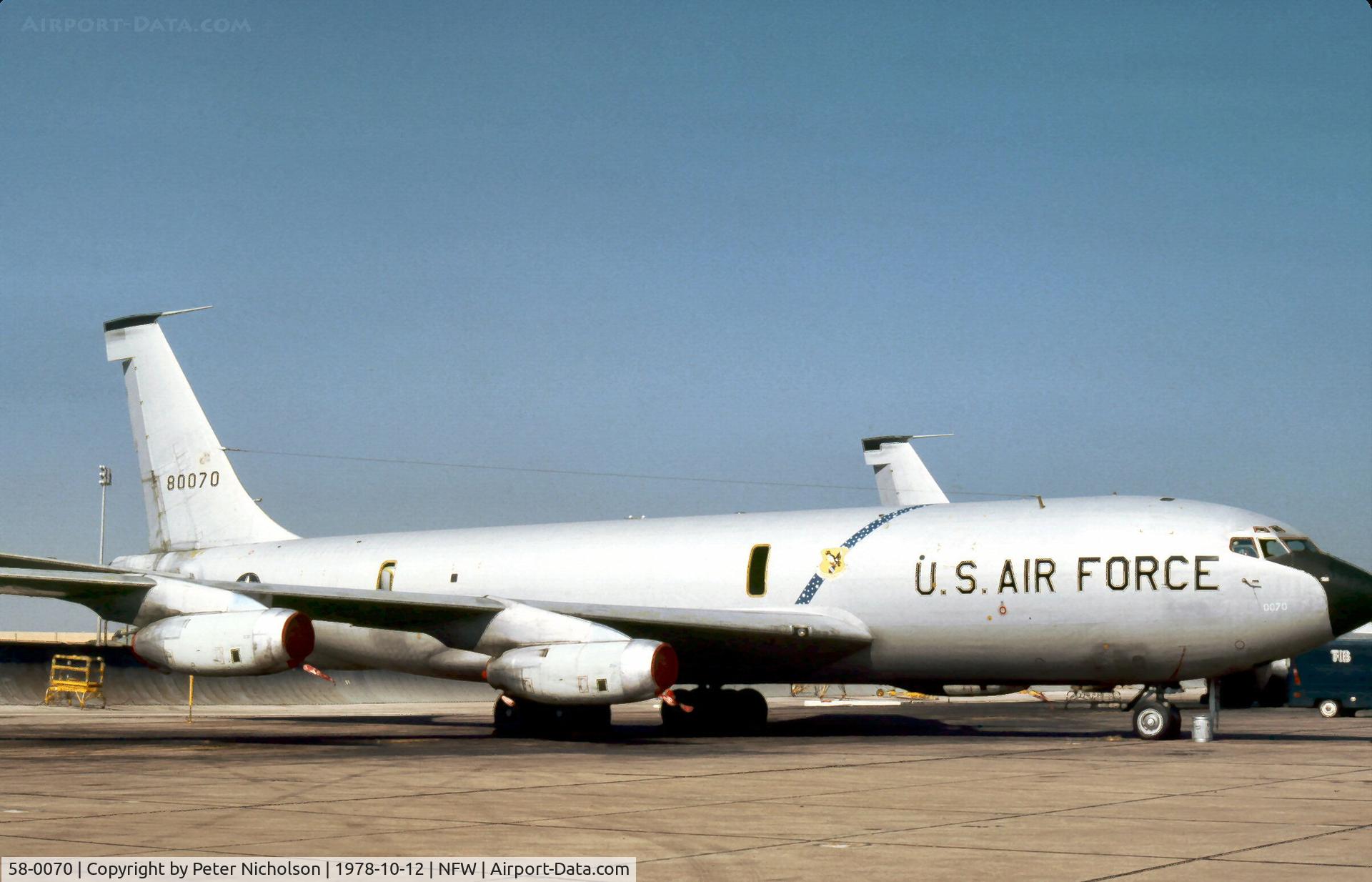 58-0070, 1958 Boeing KC-135A Stratotanker C/N 17815, Another view of this KC-135A Stratotanker of 7th Air Refuelling Squadron/7th Bomb Wing on the flight-line at Carswell AFB in October 1978