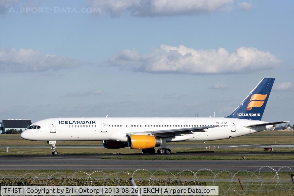 TF-IST, 2000 Boeing 757-256 C/N 29307, TF-IST just arrived on rw 04L
