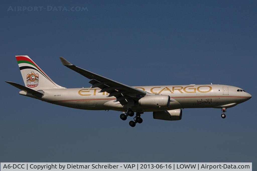 A6-DCC, 2013 Airbus A330-243F C/N 1414, Etihad Airbus 330-200
