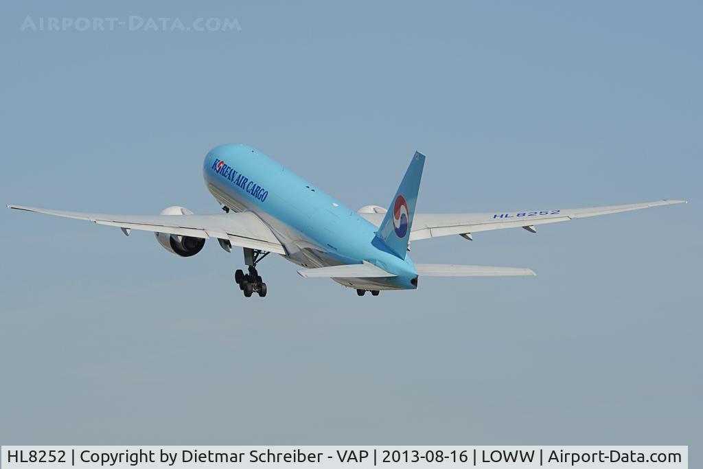 HL8252, 2012 Boeing 777-FB5 C/N 37638, Korean Air Boeing 777-200