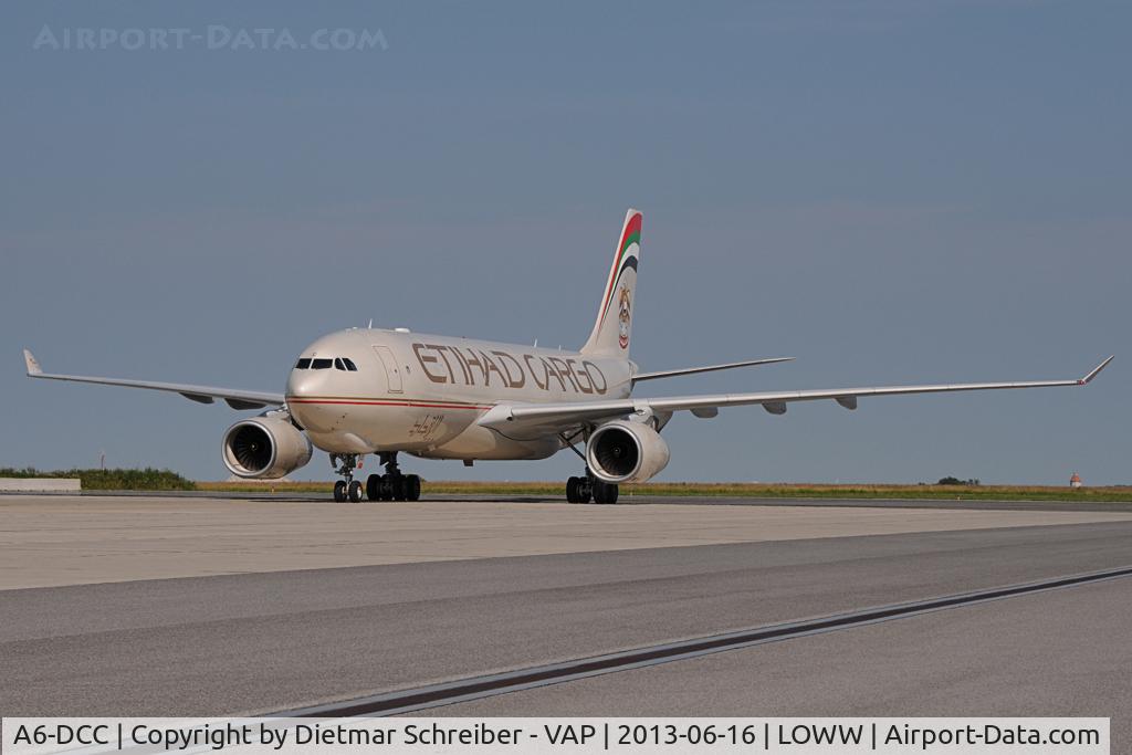 A6-DCC, 2013 Airbus A330-243F C/N 1414, Etihad Airbus 330-200