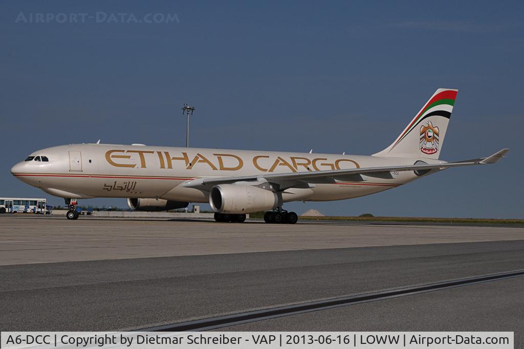 A6-DCC, 2013 Airbus A330-243F C/N 1414, Etihad Airbus 330-200