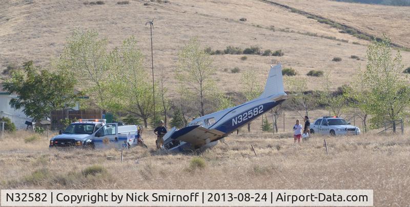 N32582, 1974 Piper PA-28-140 C/N 28-7525086, Saturday August 24, 2013 after departure from Tehachapi Mountain Air Port