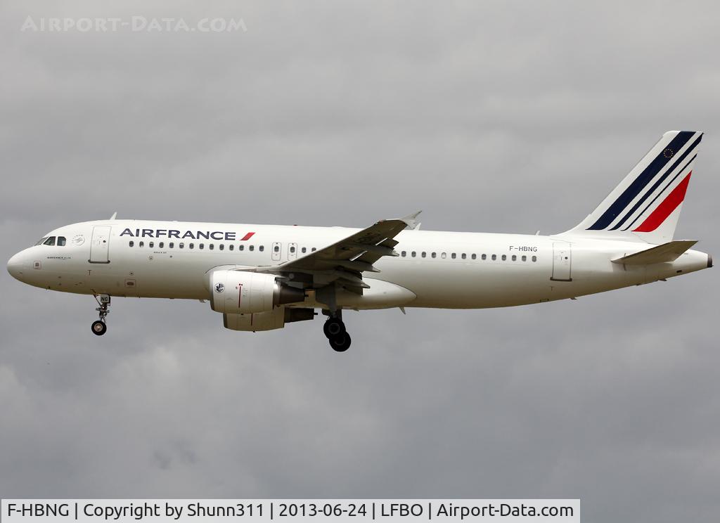 F-HBNG, 2011 Airbus A320-214 C/N 4747, Landing rwy 32L