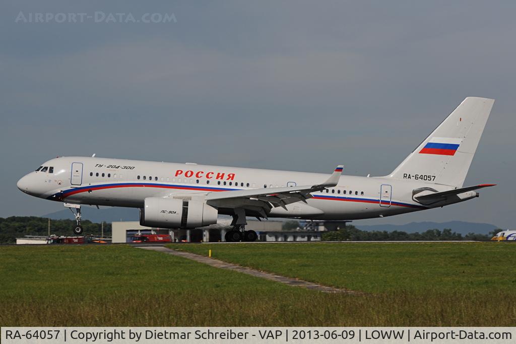 RA-64057, Tupolev 204-300 C/N 64057, Rossija Tupolev 204