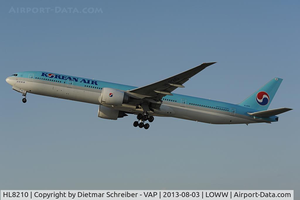 HL8210, 2010 Boeing 777-3B5/ER C/N 40377, Korean Air Boeing 777-300