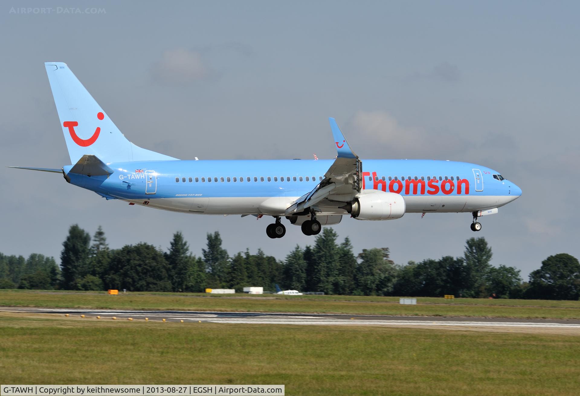 G-TAWH, 2012 Boeing 737-8K5 C/N 38107, Landing onto runway 09.