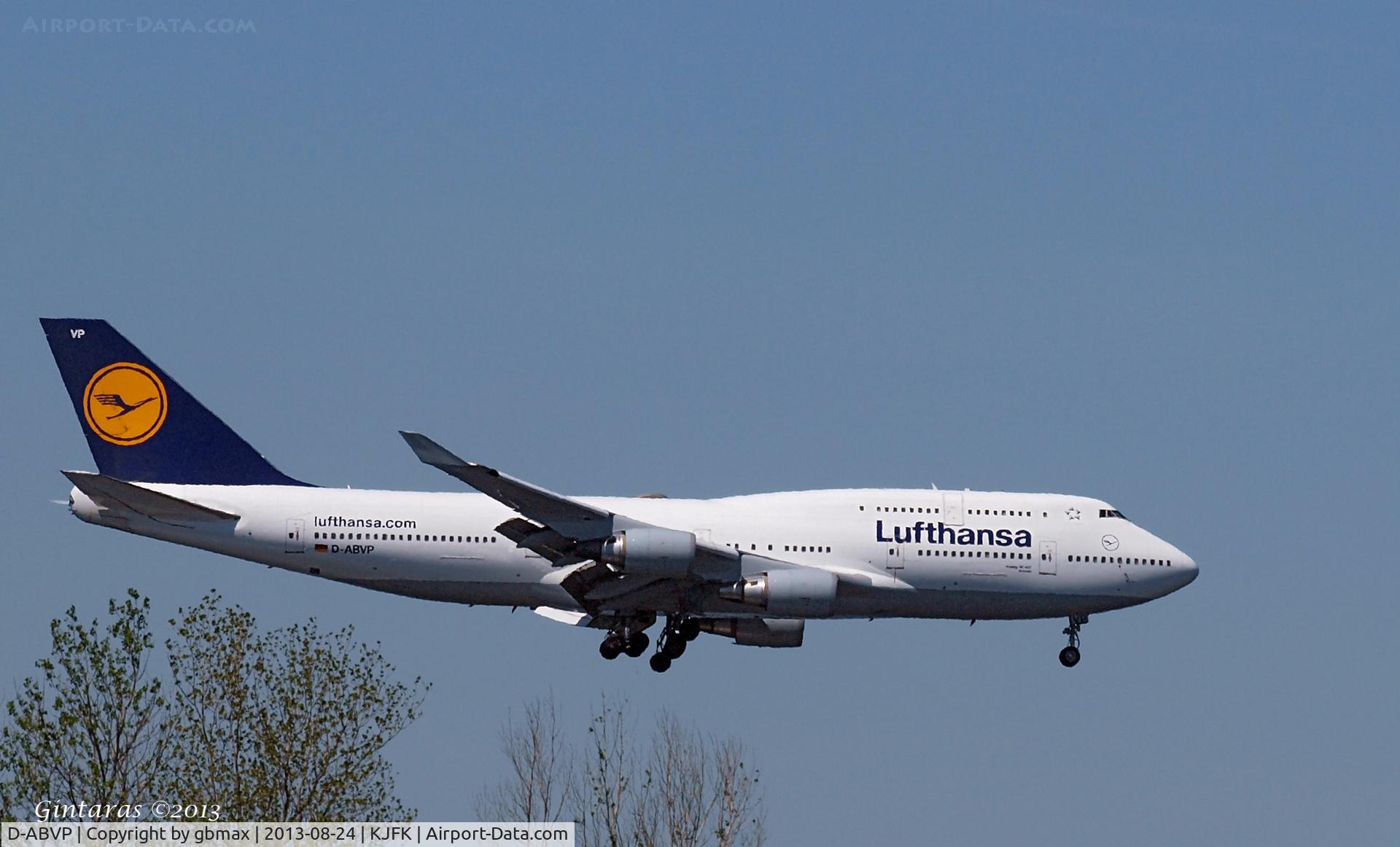 D-ABVP, 1997 Boeing 747-430 C/N 28284, Final approach to JFK