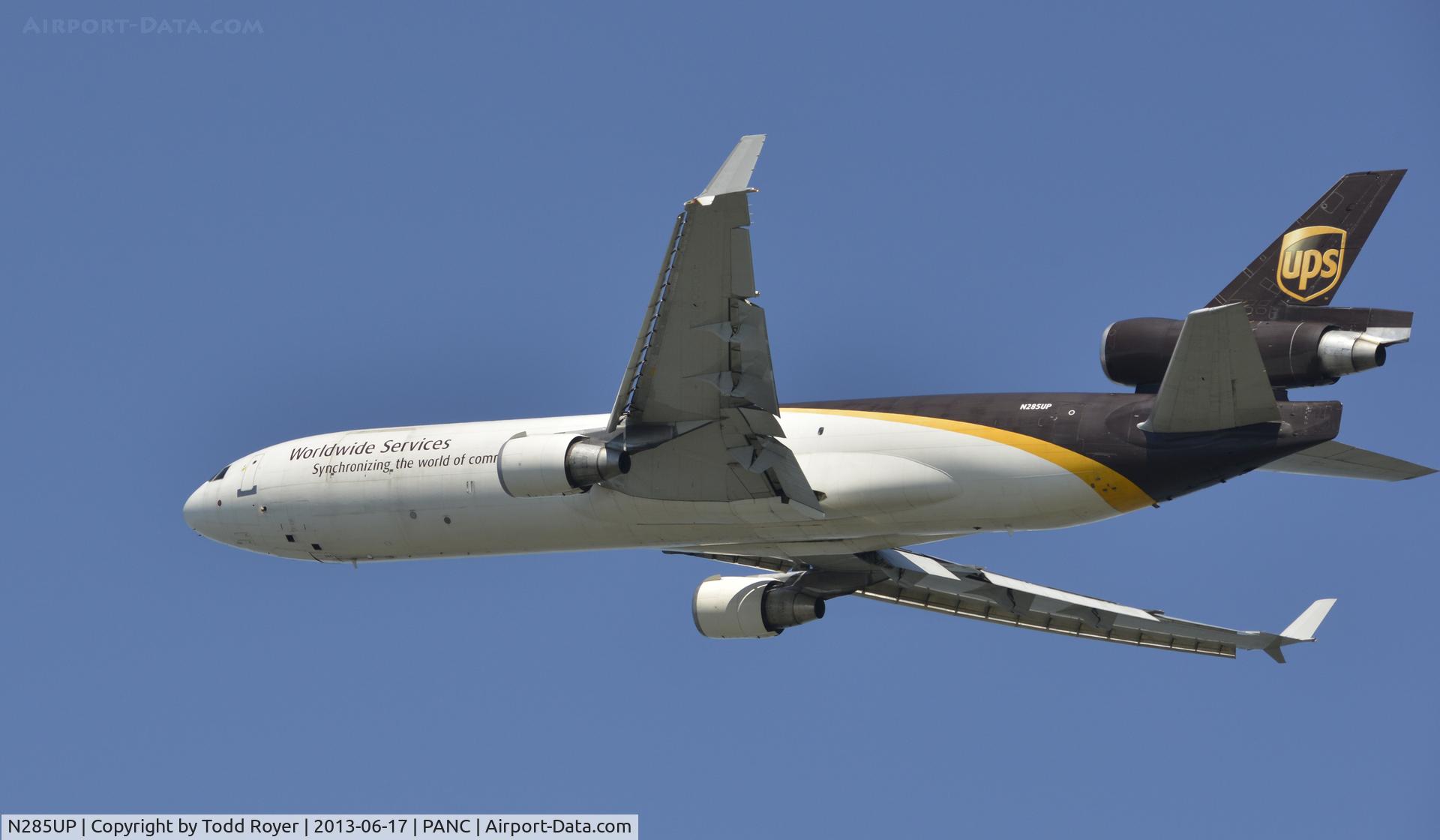 N285UP, 1992 McDonnell Douglas MD-11F C/N 48457, Departing Anchorage