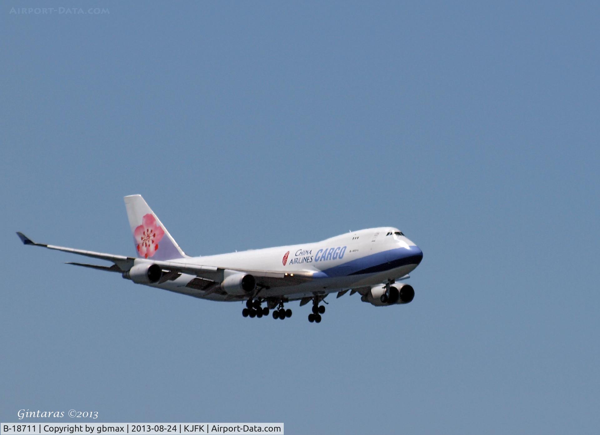 B-18711, 2002 Boeing 747-409F/SCD C/N 30768, Final approach to JFK